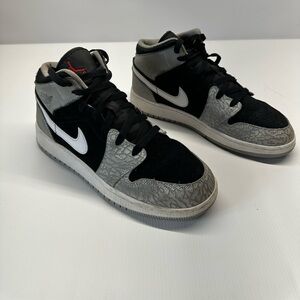 Air Jordan 1 Mid SE "Elephant Toe" sneakers